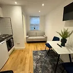 B2, The Kove, West Hill Road