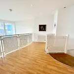 Duplex On The Docks - Free Wifi/Parking