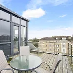 Westcliff Penthouse With Sea Views And Balcony