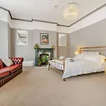 6 Bed In Saltburn-By-The-Sea 87398