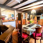 4 Bed In Godshill Ic034