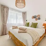 2 Bed In Westward Ho 91694