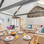 Luxury Salcombe Waterside Apartment