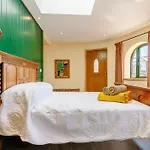 2 Bed In Westward Ho 77292
