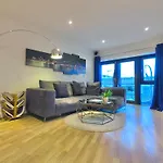 Modern, Spacious Flat In The Heart Of Bournemouth.