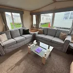 Bittern 8, Scratby - California Cliffs, Parkdean, Sleeps 8, Free Wi-Fi, Bed Linen And Towels Included, Pet Friendly - 2 Minutes From The Beach!
