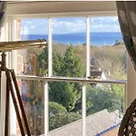Leeward House -Amazing Sea Views, Parking,High Street Location, Wifi