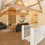 2 Bed In Warkworth Cn004