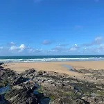 Newquay, Fistral Gem, Sea Views & Peninsular Beach Access