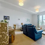 3 Bed In Tenby Fb161