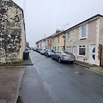 Dog-Friendly Gosport Town House Sleeps 8