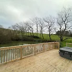 Shepherds Hut/Hot Tub Private Lake Jurassic Coast