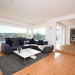 4 Bed In Brixham 76402