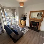Spacious Central Brighton Apartment