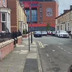 Stylish Stay Near The Stadium Walk To The Action