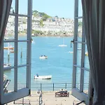 2 Bed In Polruan Pc042