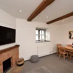 2 Bed In Godshill Ic085
