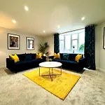 3 Bedroom- Bournemouth Gem - Near Beach & Town