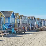 Beach Walk Southbourne Sobo Beach Sleeps 4