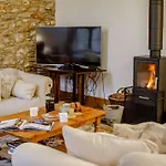 4 Bed In Hope Cove 90027