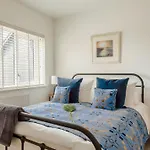2 Bed In St Davids 92137