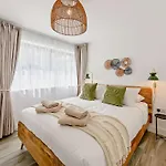 6 Bed In Westward Ho 91693