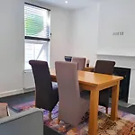 Luxurious Victoria House Near Beach W Free Park