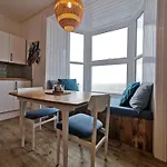 Lovely Seafront 2 Bed Flat In Aberystwyth