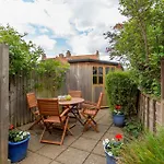 Palmer'S Cottage