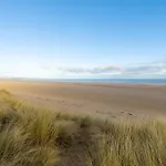 Sea View - First Floor 3 Bed Apartment Looking Over Bridlington North Beach
