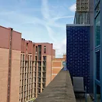 Sidemersey Livings- Convenient 1-Bedroom Flat With A View, Central Liverpool