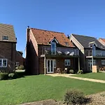 Sea Urchins Cottage At The Bay Filey, Sleeps 4-5, 2 Dogs Welcome For Free Too