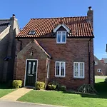 Sea Urchins Cottage At The Bay Filey, Sleeps 4-5, 2 Dogs Welcome For Free Too