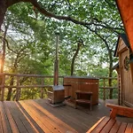 Chestnut Tree House With Hot Tub & Sauna