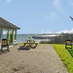 2 Bed In Tenby Fb186