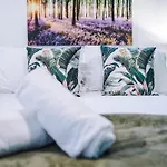 Charming Apartments - Rocky Ln Chambers Flat 6