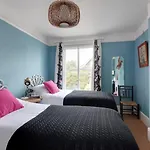 Bee Cottage - Stylish Holiday Cottage In Rye