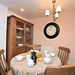 2 Bed Property In Shanklin Isle Of Wight Ic059