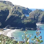 2 Bed In Mullion Cove 52468