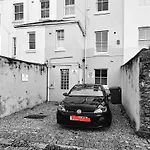 Harbour Court Plymouth - Free Parking - Tucked Away On The Barbican With Courtyard - By Ocean City Retreats