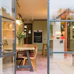 Ravenscourt - Stylish Home By The Sea