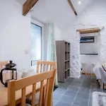The Anchor Light - 1 Bed - Freshwest Beach Retreat
