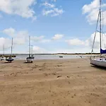 2 Bed In Beadnell Cn028