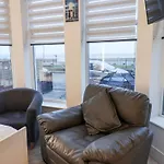 Frankies Seaview 1