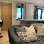 Parkside Lodge - Luxury Coastal Hideaway For Two