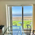 Beachfront Bliss With Spectacular Views