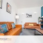 WE ARE OPEN !! 2 Bedroom Apartment - WITH FREE PARKING