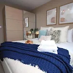 Observatory 2 Bedroom Apartment Overlooking Beach