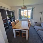Entire 3 Bedroom House 5 Minutes From The Beach