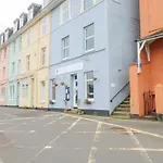 6 Hillside Terrace